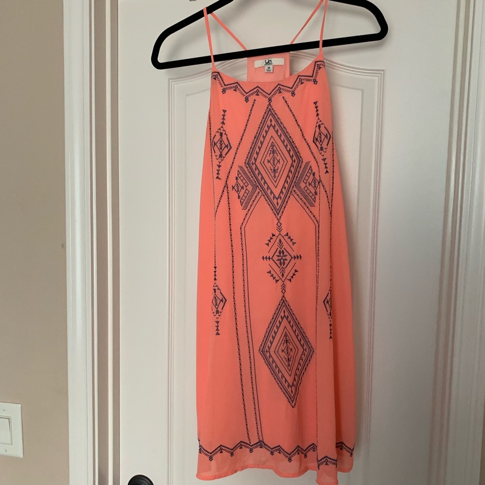 pink detailed flowy shift dress